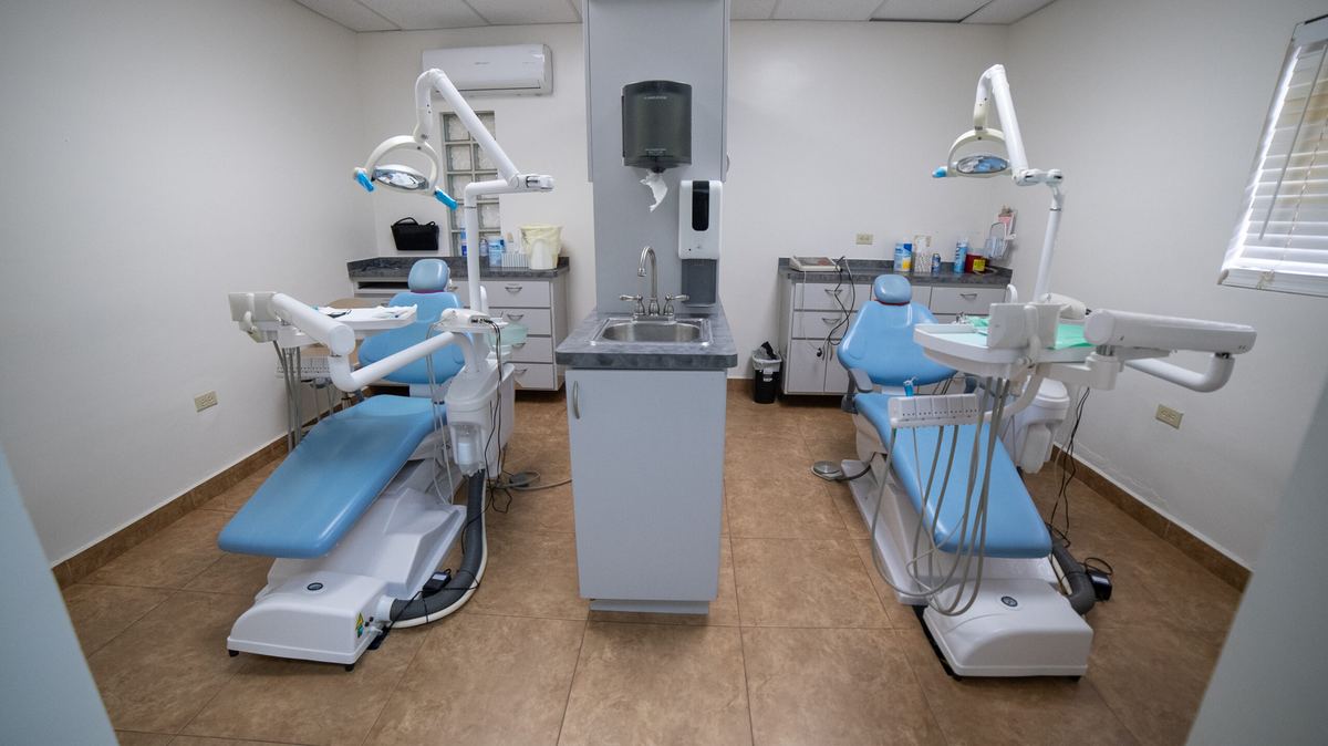 Dual dental treatment suite